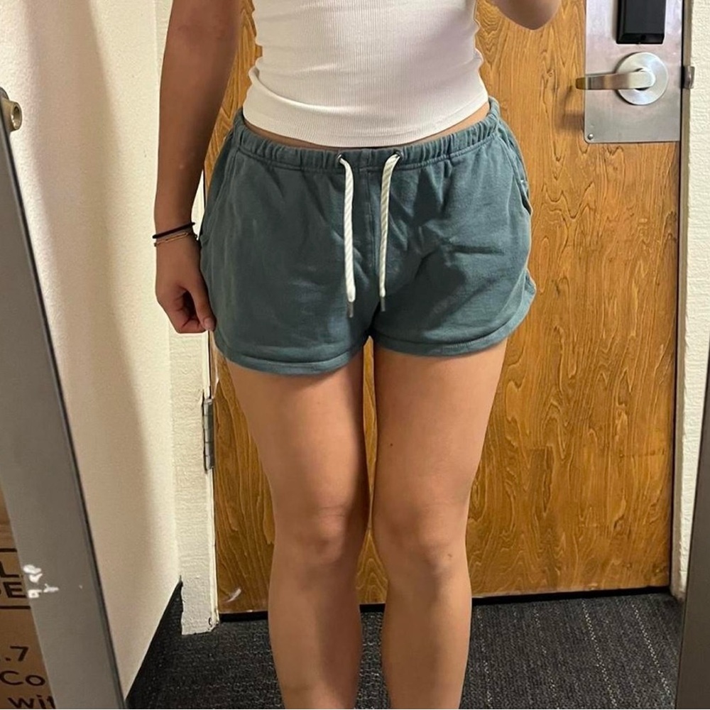 Vuori women’s shorts